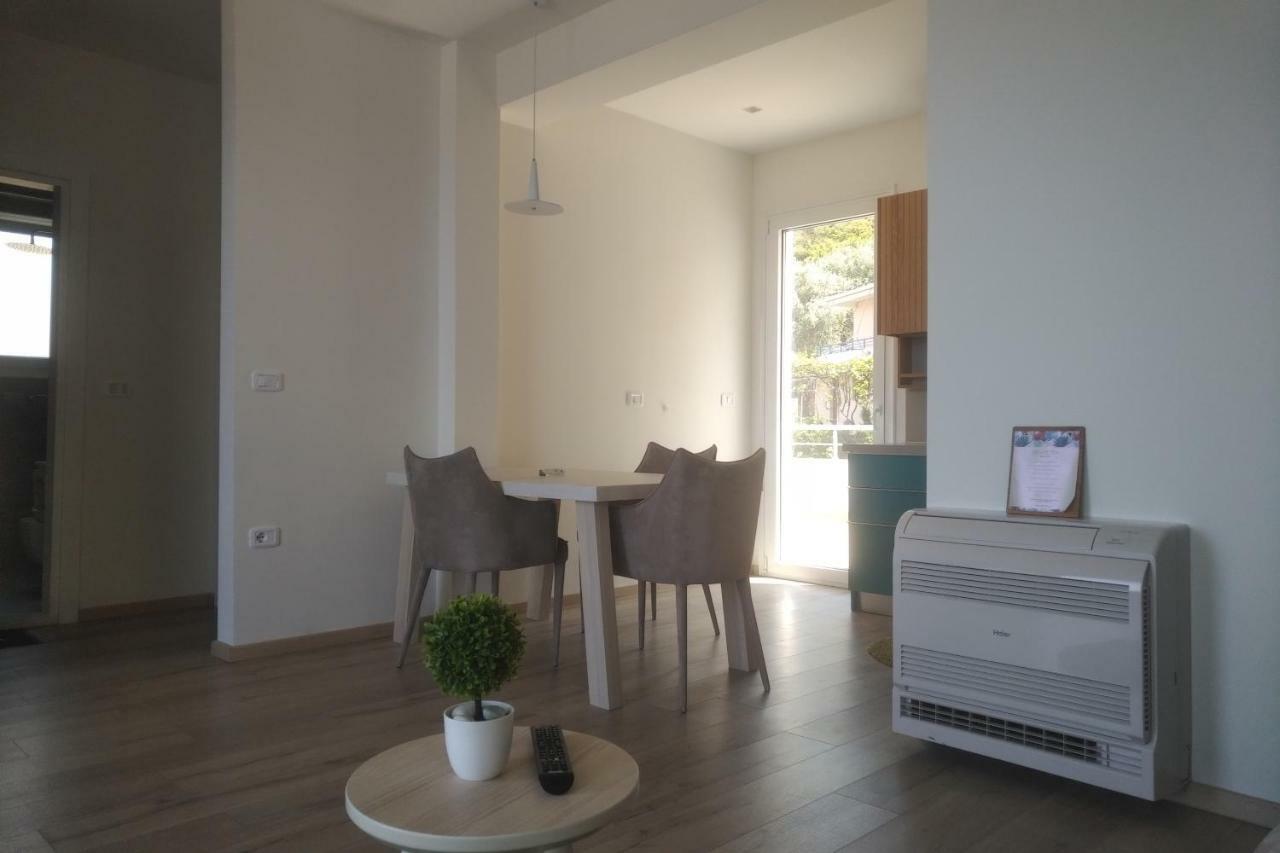 Deluxe Sea Apartment Vlore Exterior photo